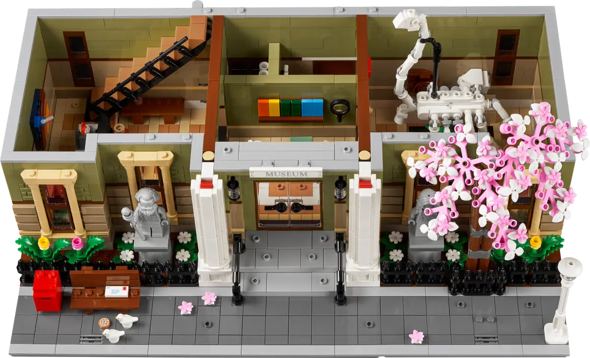 LEGO® Icons Natural History Museum (10326)