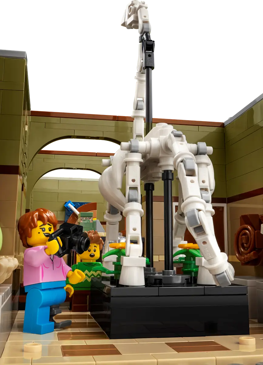 LEGO® Icons Natural History Museum (10326)