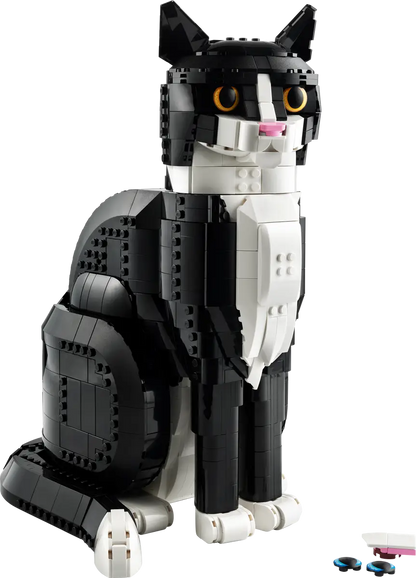 LEGO® Ideas Tuxedo Cat (21349)